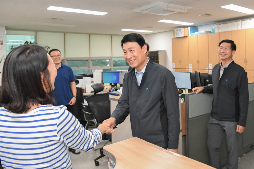 기관장 현장안전점검 및 근로자 격려(2).jpg