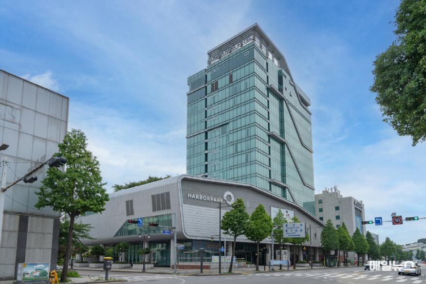 인천관광공사, 하버파크호텔 기존 운영사와 3년 계약갱신 결정 ⓒ 인천관광공사 하버파크호텔전경(주간)1.jpg