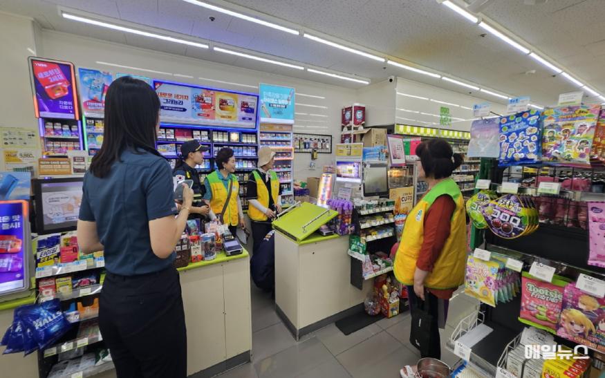 계양구, 여성·아동안심환경조성사업 민·관·경 합동점검 추진 ⓒ 계양구 0715 계양구, 여성·아동안심환경조성사업 민·관·경 합동점검 추진 (2)1.jpg