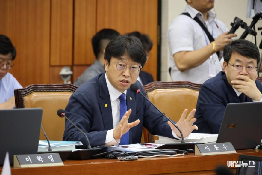 이용우 의원, 수도권쓰레기 매립지 이전문제 환경부 질타 ⓒ 이용우 의원실 photo_2024-07-22_16-02-381.jpg