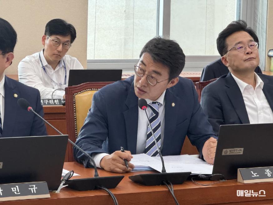 [사진] 노종면 의원 질의 사진1.jpg