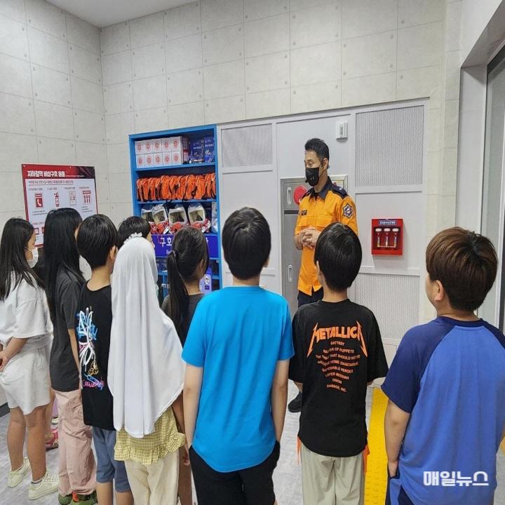 부평구 드림스타트, 2024 맞춤형서비스 ‘우리 가족 안전지킴이’ 진행 ⓒ 부평구 2. 부평구 드림스타트, 2024 맞춤형서비스 ‘우리 가족 안전지킴이’ 진행 11.jpg