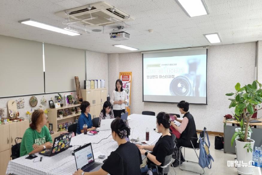 계산2동 주민자치회, ‘반딧불이 채움학교’ 영상편집 마스터 과정 운영 ⓒ 계양구 0805 계산2동 주민자치회, ‘반딧불이 채움학교’ 영상편집 마스터 과정 운영1.jpg