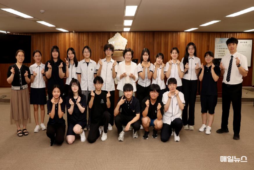 서운고등학교 학생들, 계양구의회에 정책 제안서 전달 ⓒ 인천 계양구의회 20240813 서운고등학교 학생 방문 (1)1.jpg