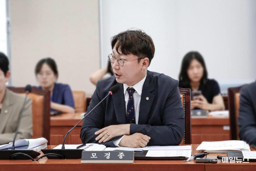 모경종 의원, 일제 전범기 사용 규제 위한 “욱일기 금지법”발의 형법 일부개정법률안 대표발의 ⓒ 모경종 의원실 image01.jpg