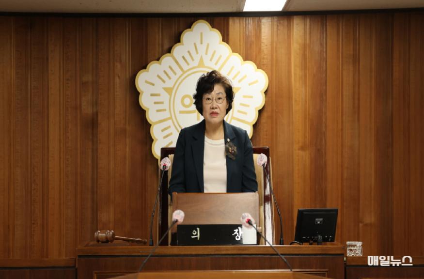 계양구의회 제255회 임시회 폐회중인 신정숙 의장 ⓒ 계양구의회 20240906 제255회 임시회 폐회 (4)0.jpg
