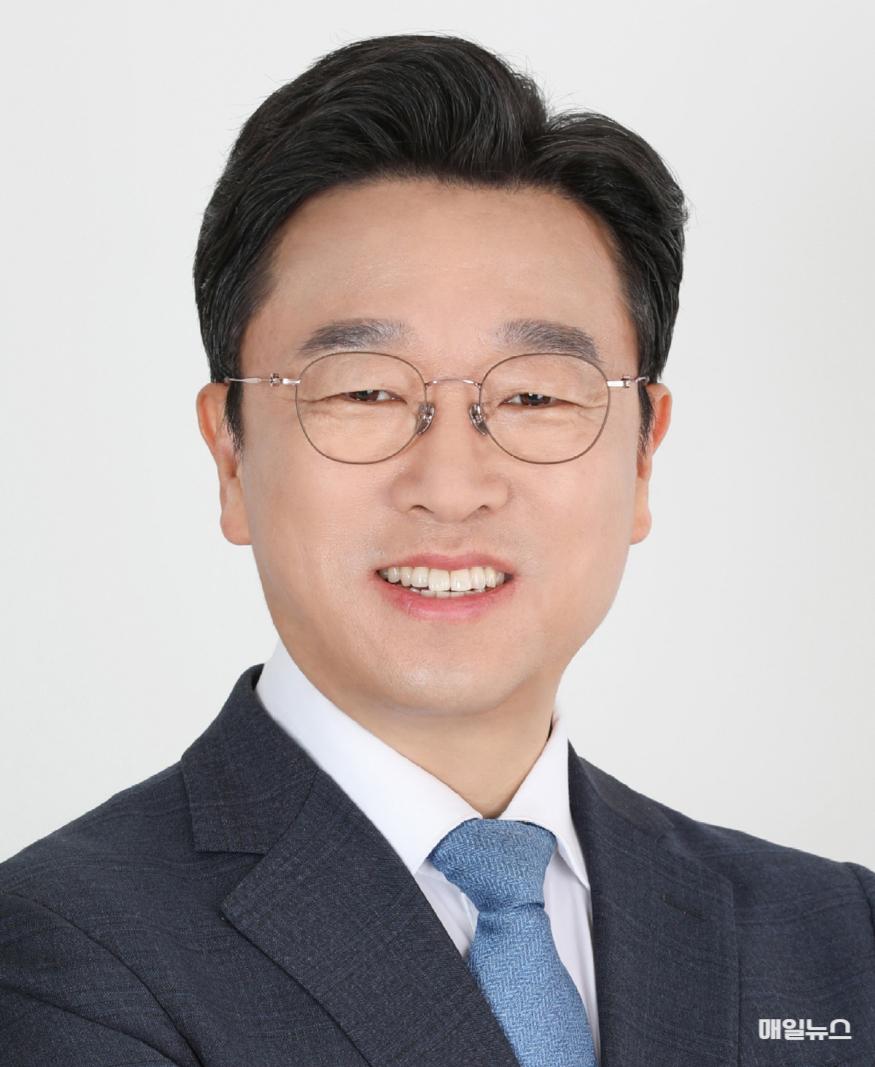 ★ 국회의원 이용우.jpg