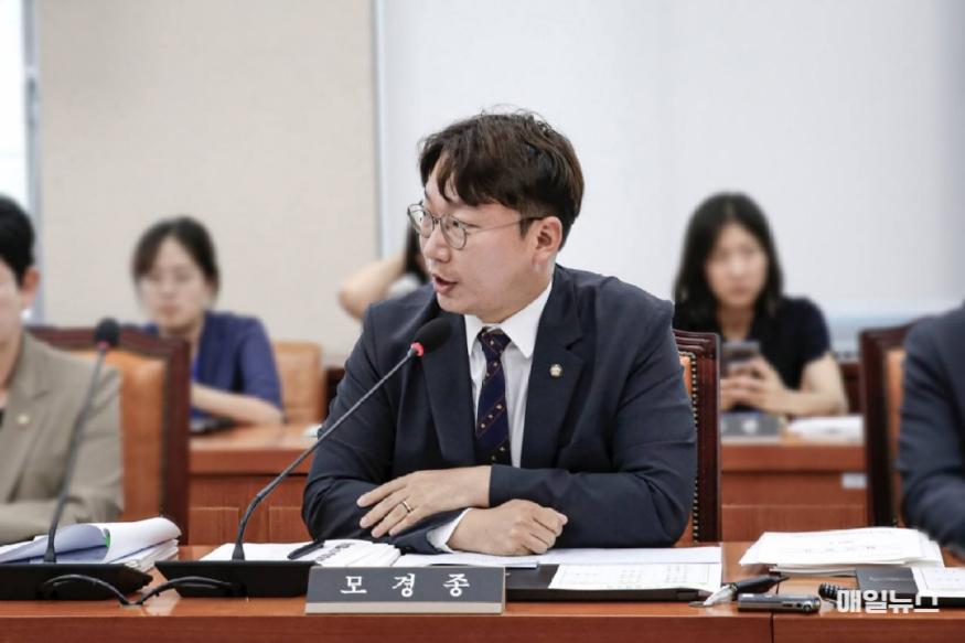 119 구급대 출동해 처치한 온열질환자 올해 2,970명! 10년 사이 최고치! ⓒ 모경종 의원실 붙임1. (사진) 모경종 의원0.jpg