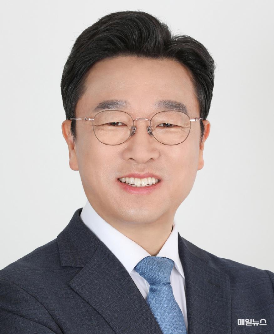 이용우 의원, “육아휴직급여 받아야는데”...‘고용24’ 민원 속출 ⓒ 이용우 의원실 이용우 국회의원 대표사진 JPG_1280.jpg