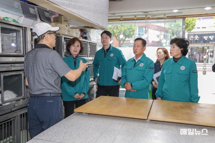 계양구의회 기획복지위원회, 계양구 유기동물 보호센터 운영 실태 점검 ⓒ 계양구의회 20241015 기획복지위원회 현장점검_유기견 보호센터 (4)0.jpg