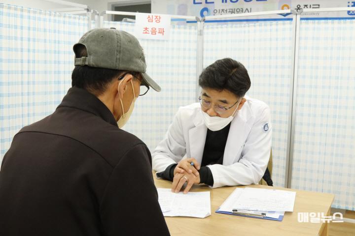 덕적도에 전하는 건강의 손길…인천시, 무료진료 현장 방문 ⓒ 인천시 image030.jpg