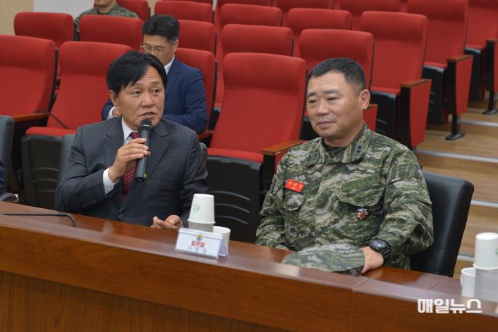 박용철 강화군수, 군민안전 최우선! 대북전단 등 제재 협조 ⓒ 강화군 박용철 강화군수 해병대 2사단 방문 (3)0.JPG