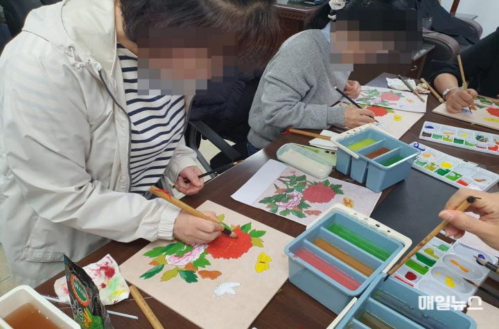 9민주평화통일자문회의 인천서구협의회, 제3차 북한이탈주민과 소통하는 힐링취미교실 개최(1)00.jpg