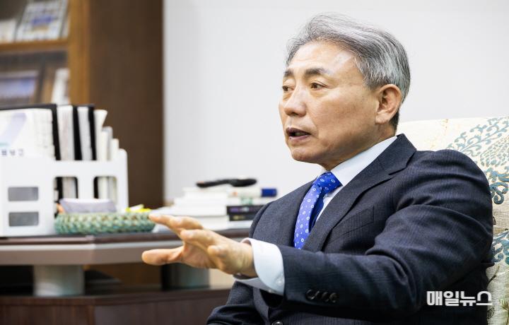 계양구, 구민 건강이 도시 경쟁력 ⓒ 계양구 윤환 계양구청장_인터뷰 사진 (1)0.jpg