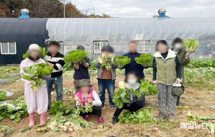 1129 계양구가족센터, 공유텃밭 프로그램 ‘슬기로운 농장생활 시즌 2’ 진행 (1)0.jpg