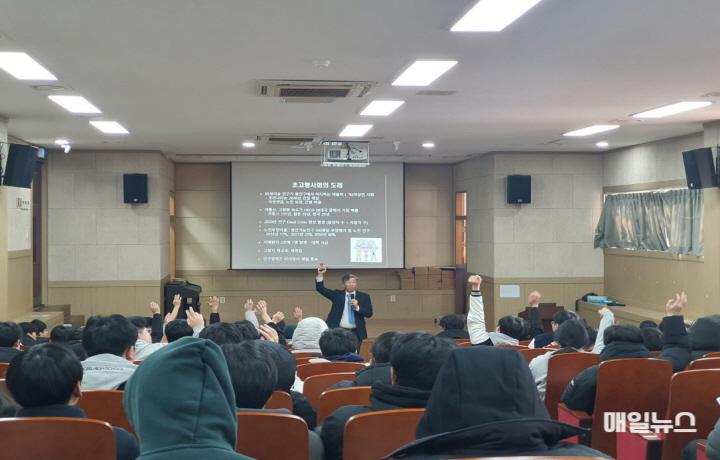 민주평화통일자문회의 인천서구협의회, 제4차 북한이탈주민과 소통하는 힐링취미교실 개최 ⓒ 서구청 4민주평화통일자문회의 인천서구협의회, 제4차 북한이탈주민과 소통하는 힐링취미교실 개최(2)0.jpg