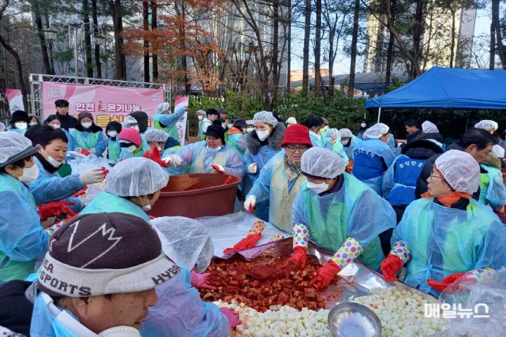 북한이탈주민과 함께 명태깍두기로 전하는 따뜻한 나눔 ⓒ 인천시 image070.jpg