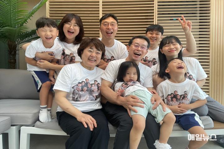 인천 아이돌봄 사진 콘테스트 대상 웃음의 순환 - 임선하 ⓒ 인천시 인천 아이돌봄 사진 콘테스트 대상 웃음의 순환 - 임선하0.jpg