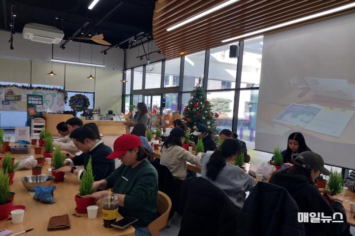 인천 서구, ‘청년성장프로젝트’ 전국 성과평가서 ‘우수 등급’ 받아 ⓒ 서구청 2인천 서구, ‘청년성장프로젝트’ 전국 성과평가서 ‘우수 등급’ 받아(1)01.jpg