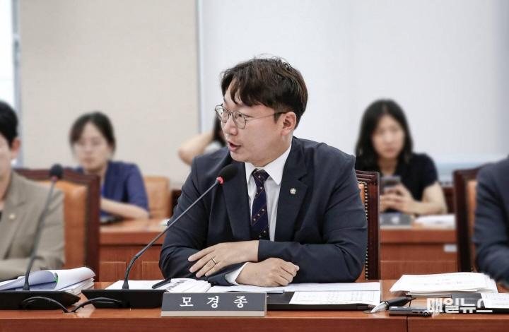모경종 의원, “검단신도시 대형물류창고 추진은 택지개발촉진법 위반” ⓒ 모경종 의원실 붙임1._(사진)_모경종_의원0.jpg