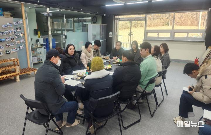 인천 서구의회, ‘경서동 주민 공간 활성화’ 2차 간담회 개최 ⓒ 인천 서구의회 2025-02-10 보도자료(경서동 주민 공간 활성화를 위한 의견 청취 간담회)(2)0.jpg