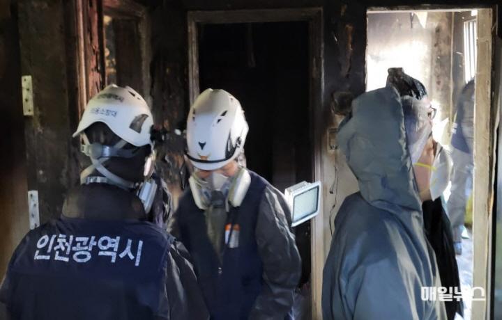 화재로 전소된 가좌1동 주택… 지역사회 한뜻으로 피해 복구 가구 지원 ⓒ 서구청 7인천 서구 가좌1동, 지역 단체 모여 화재 피해 가구 지원0.jpg