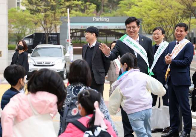 안전주간 등굣길 교통안전 캠페인