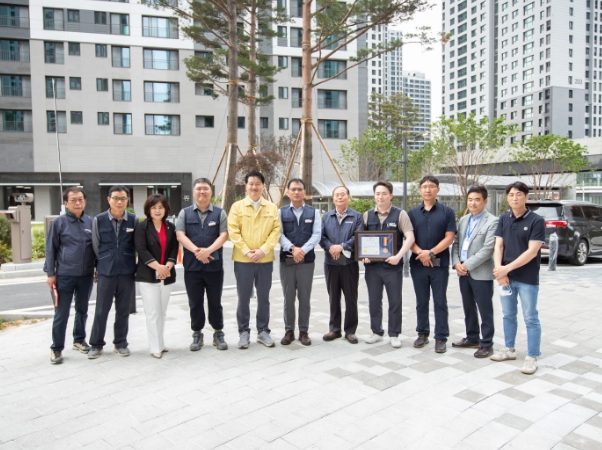 입주 앞둔 공동주택단지 현장점검 나선 강범석 구청장