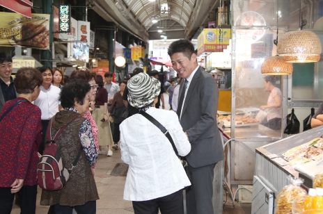 김정헌 인천중구청장, 추석 맞이 민생 행보‥전통시장 상인과 현장 소통
