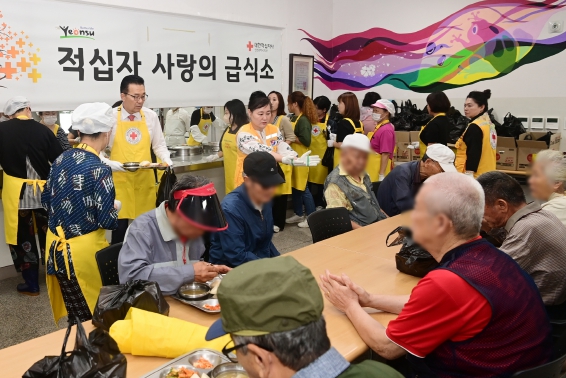 이재호 연수구청장, 추석 앞두고 ‘사랑의 무료급식소’ 배식 봉사