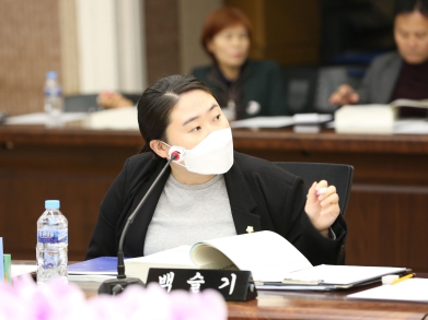 백슬기 인천서구의원, 시각 장애인용 점자 구정소식지 발행 확대 촉구