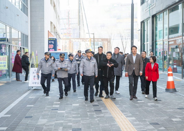검단신도시 방문한 강범석 구청장