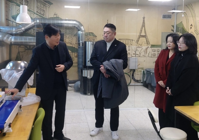 인천시의회 교육위원회, 인천청인학교 방문