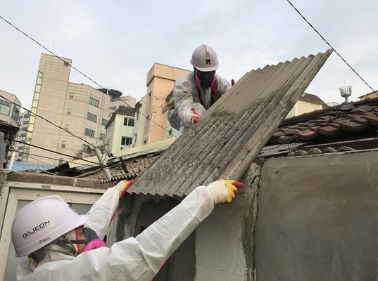 슬레이트 철거 처리 사진 : 인천시 미추홀구 제공