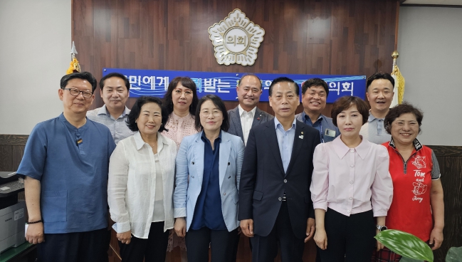 ▶고선희 의장과 구민감사관 단체사진 (출처 : 서구의회)