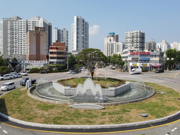 미추홀구, 새 단장 끝낸 숭의로터리 분수대 가동 시작