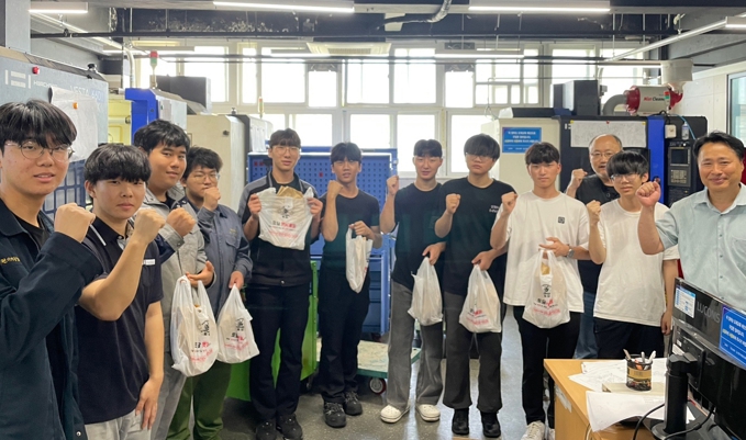 인천광역시교육청, 전국기능경기대회 출전 선수단 격려 '치킨데이' 개최