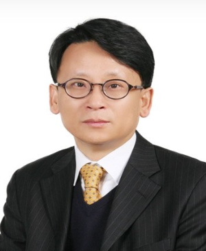 유성욱 신임 상임위원