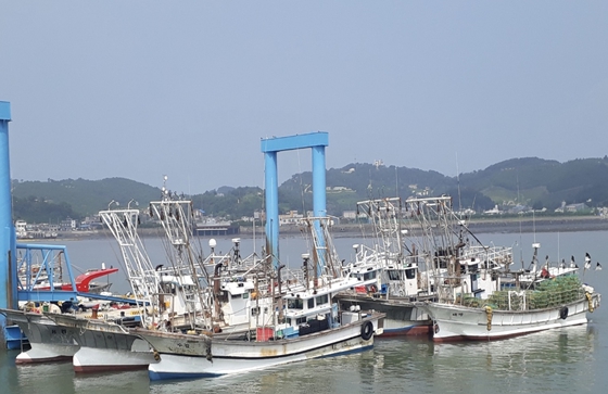 연평도 당섬 선착장 정박중인 어선